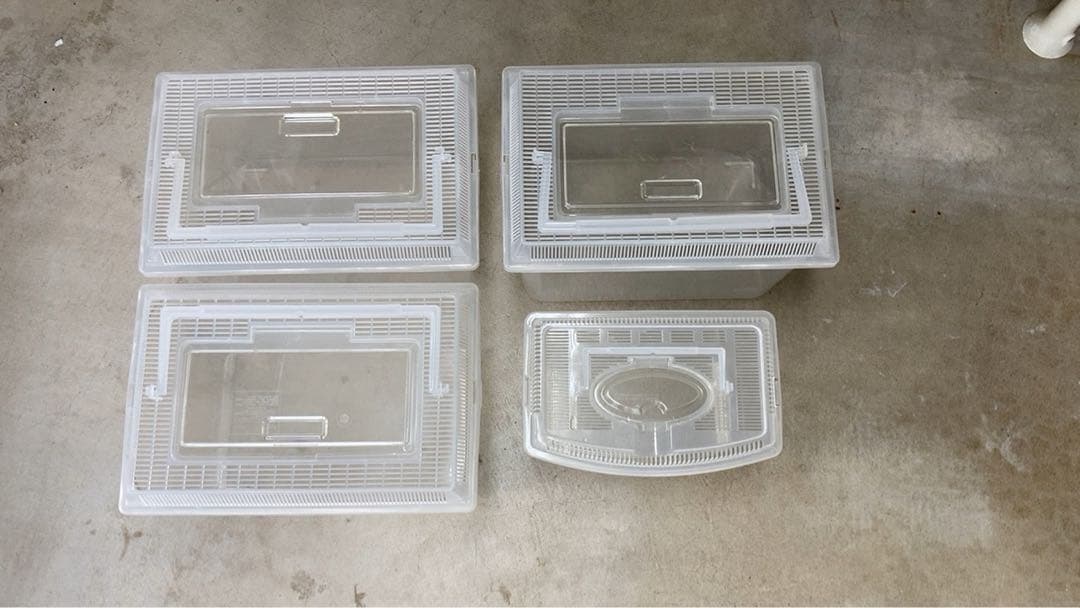 ガラス製水槽　大小2個　他，付属品つき