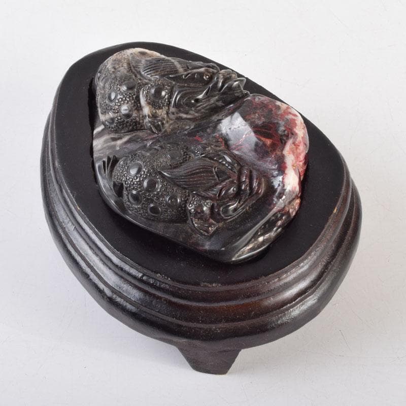 中国　玉石鶏血石彫刻　神獣　置物　唐木台付　C　9211