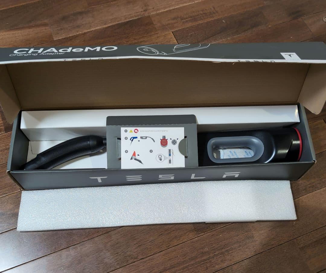 しま　Tesla CHAdeMOアダプター　電気自動車　充電ケーブル