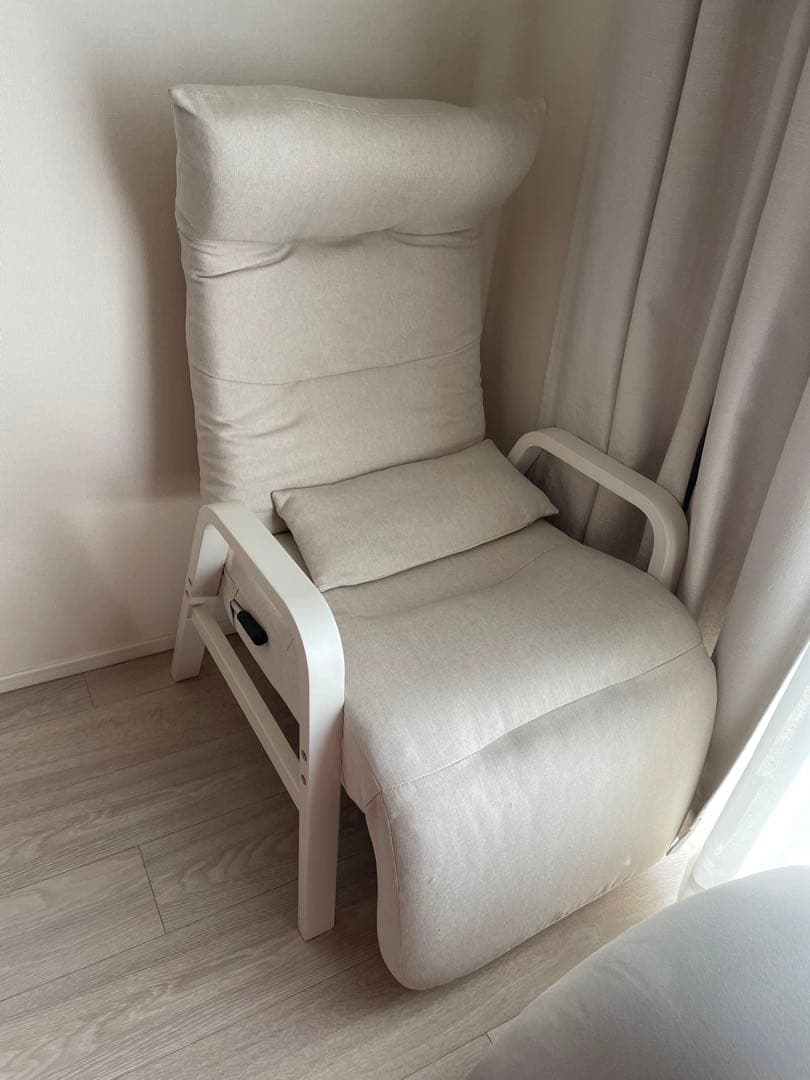 ちはる　　アイリスオーヤマ ウッドアーム リクライニングチェア