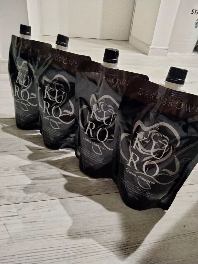 KURO　ダークブラウンクリームシャンプー 400g 4個セット！