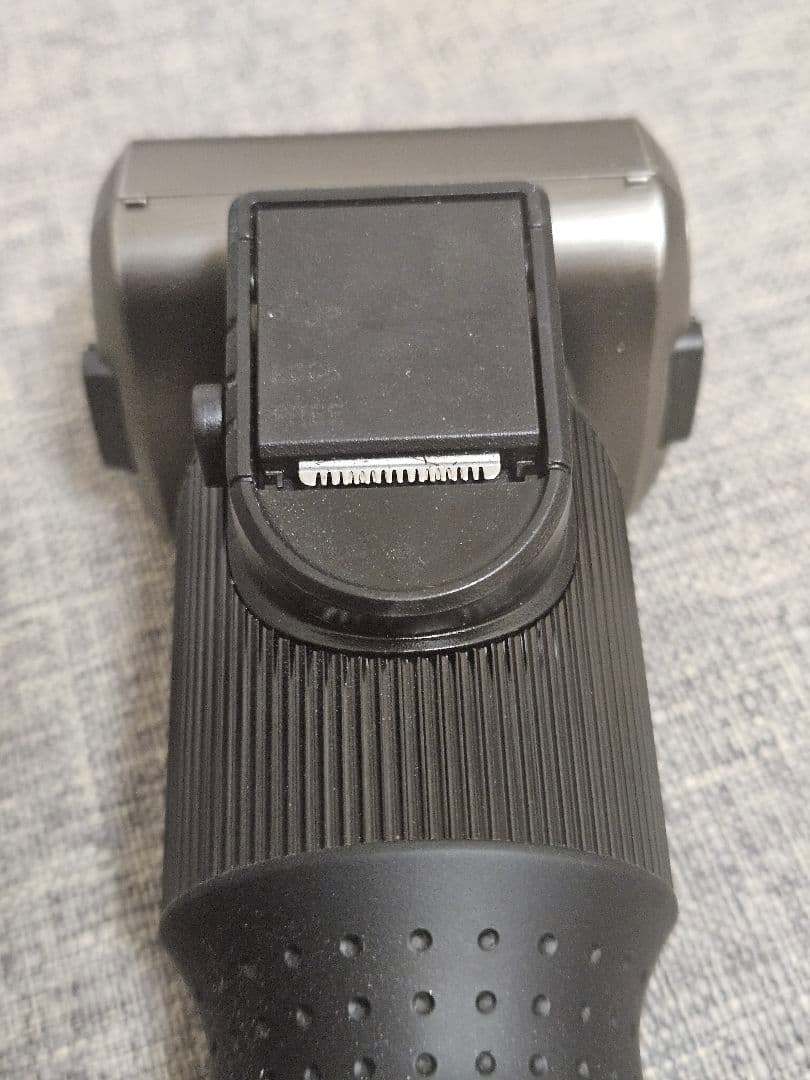 IZUMI　フラッグシップ6枚刃　充電式往復シェーバー　 IZF-E863R-S