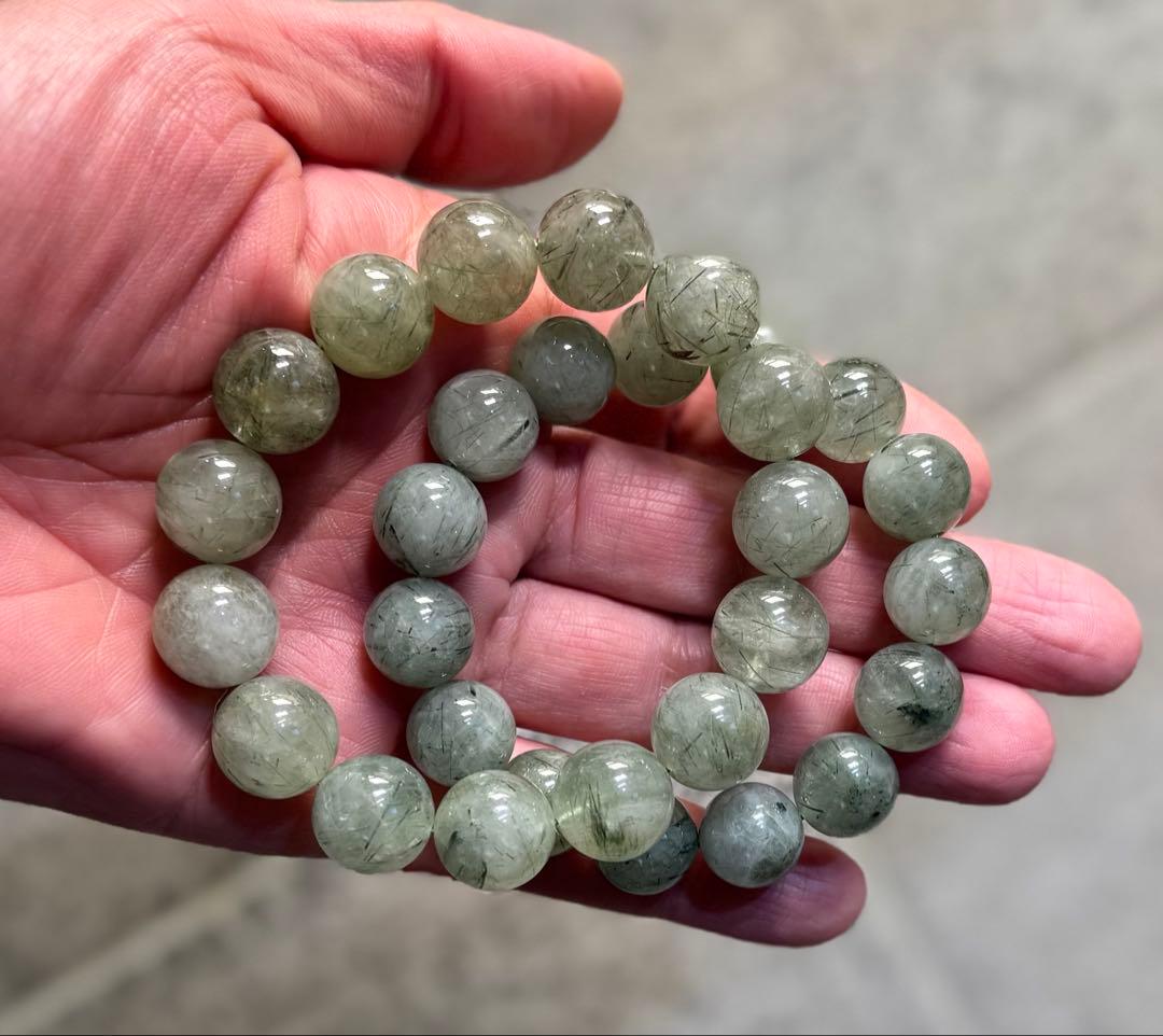 【値下げ中】グリーンサゲニティックルチルクォーツ　 左の子