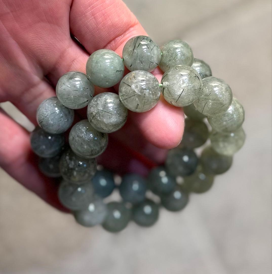 【値下げ中】グリーンサゲニティックルチルクォーツ　 左の子