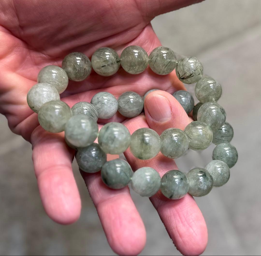 【値下げ中】グリーンサゲニティックルチルクォーツ　 左の子