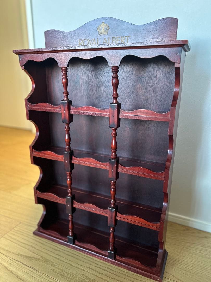 ロイヤルアルバート　フラワーオブザマンス　ティーカップボード　ディスプレイ棚