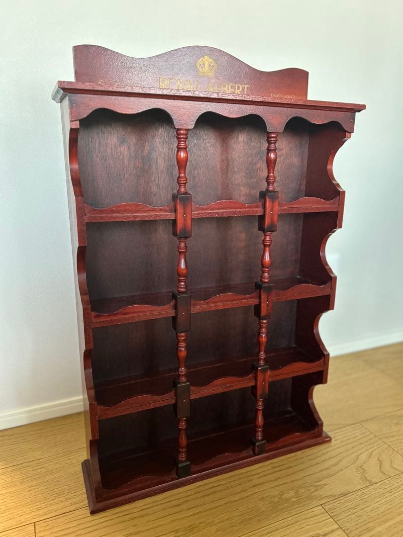 ロイヤルアルバート　フラワーオブザマンス　ティーカップボード　ディスプレイ棚