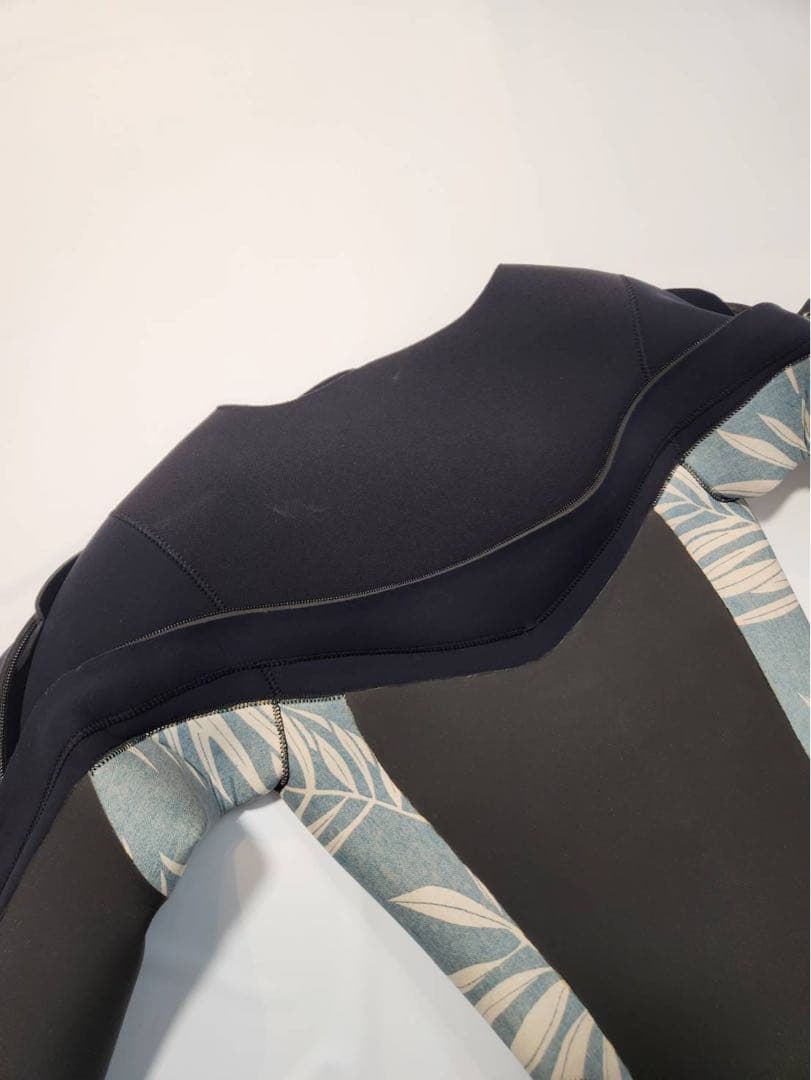 【BILLABONG】ウェットスーツ セミドライMLサイズ