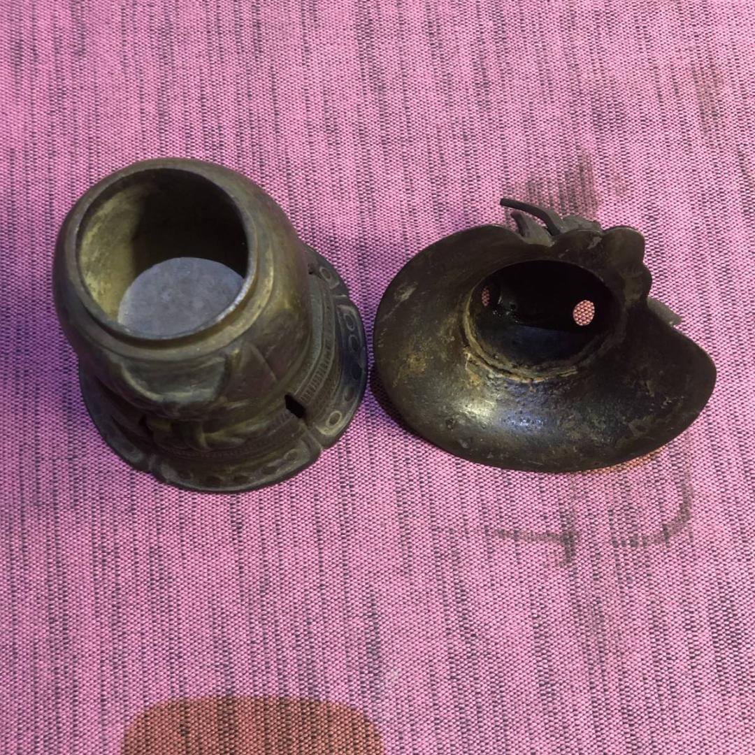 骨董　蔵出し品　銅器　古い香炉　彫金細工　鎧兜　武具甲冑型　灰　箱付