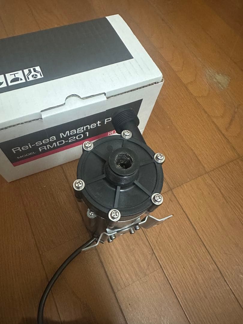 美品　レイシー マグネットポンプ RMD-201