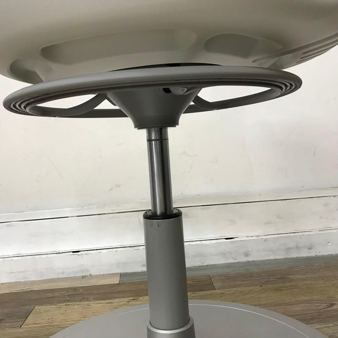 【展示品】オカムラ　患者用チェア　WSスツール　ホワイト　回転椅子　昇降