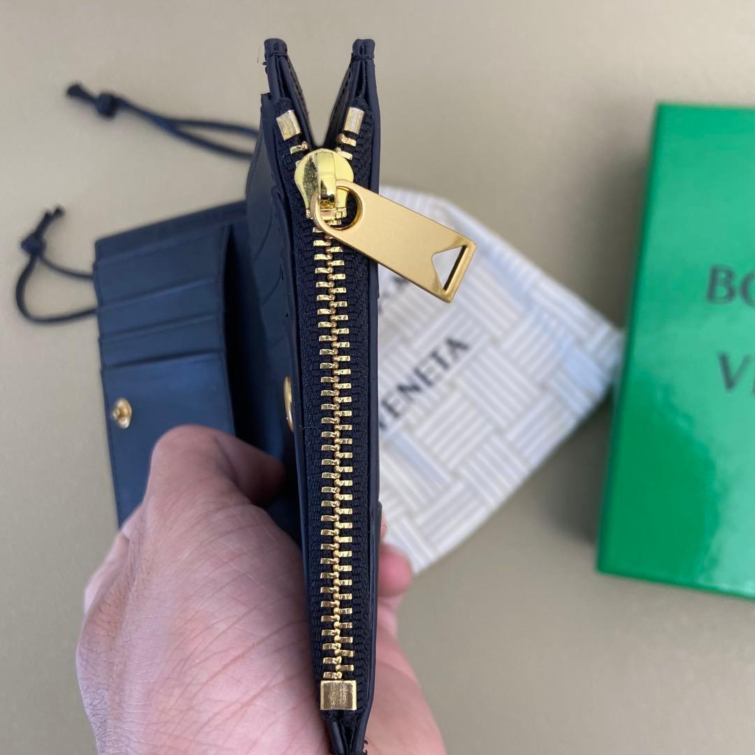 Bottega Veneta ブラック レザー 二つ折り財布