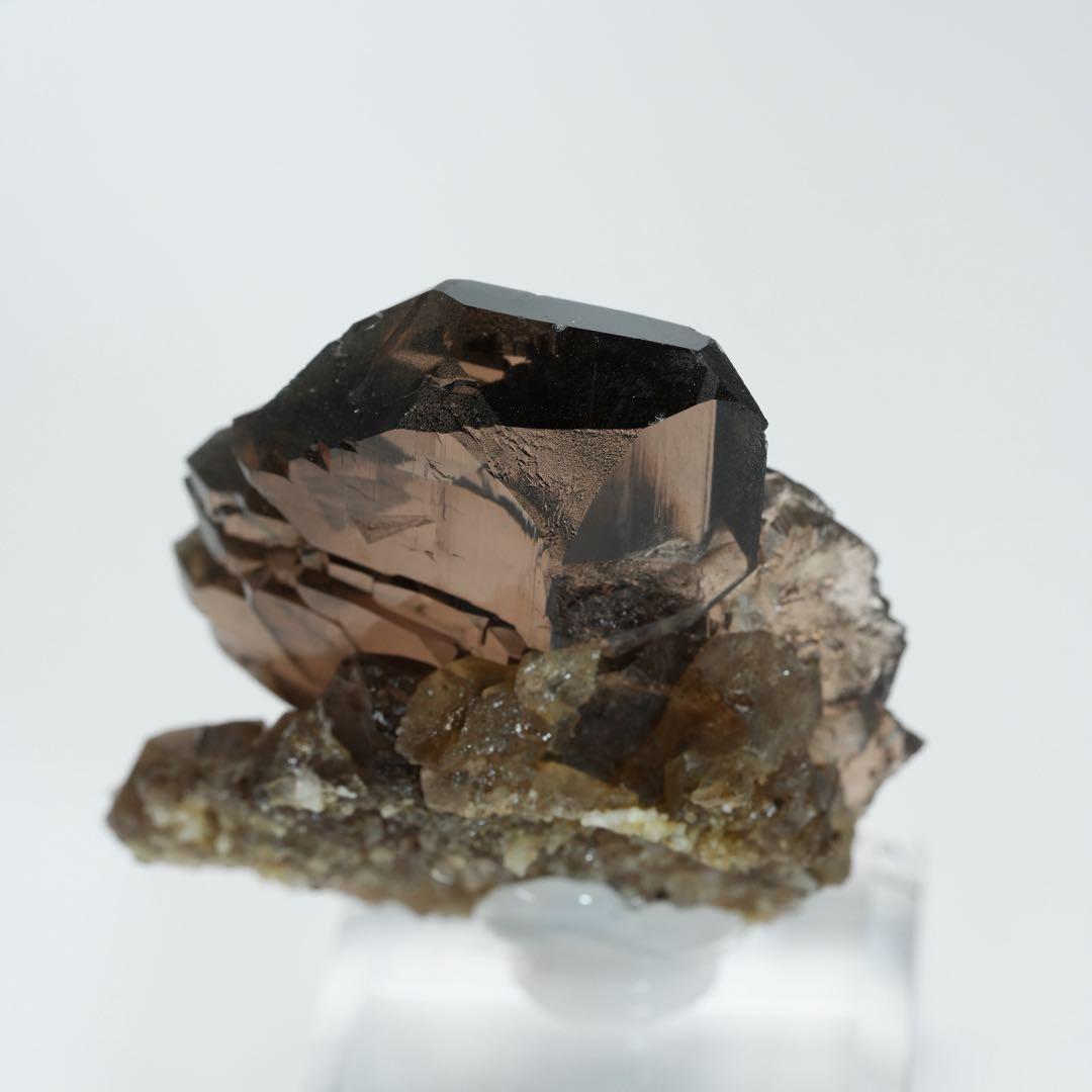 【ハーフクローズド】Gwindel グインデルクォーツ60×52×25mm