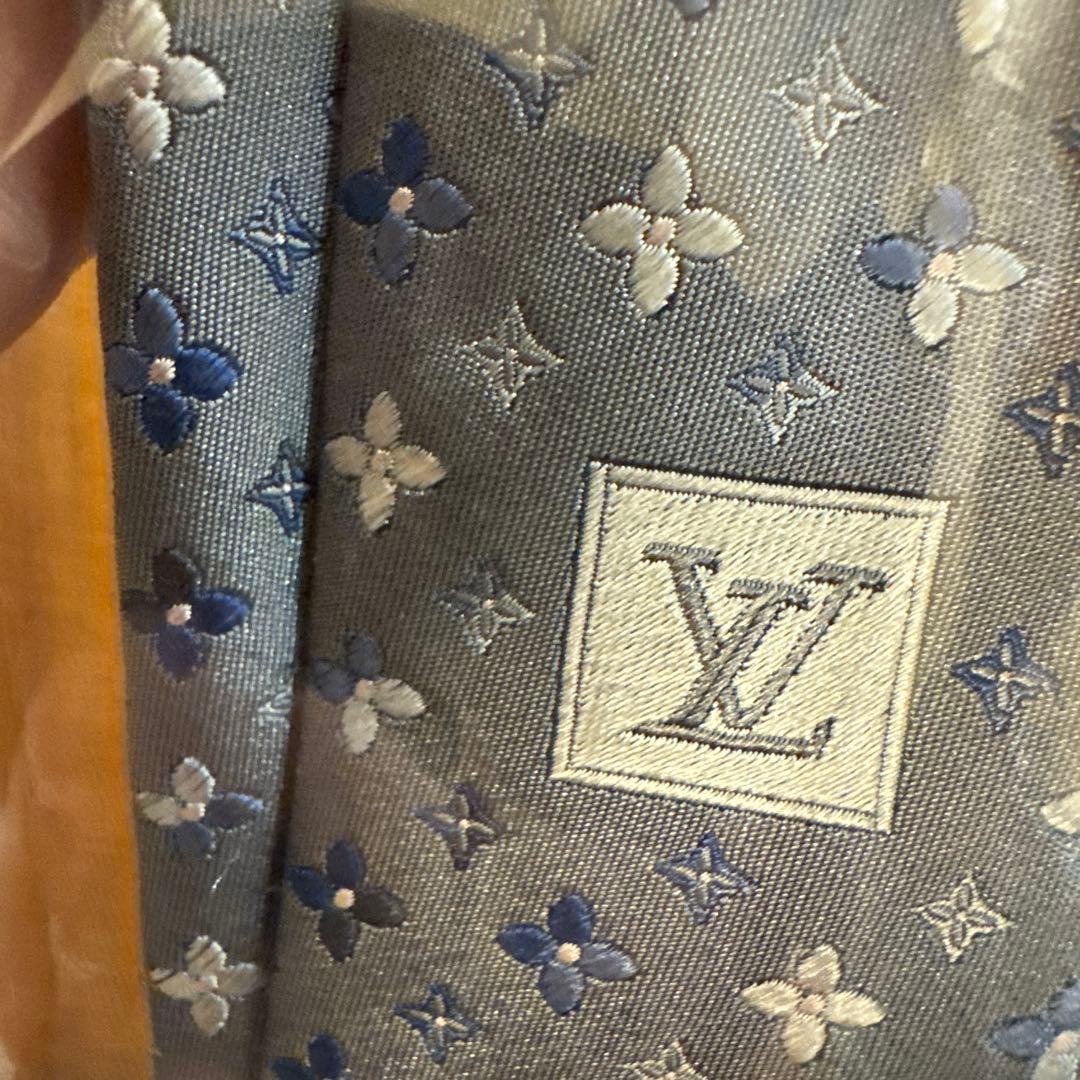 シルク製グレー花柄ネクタイ　ルイヴィトン