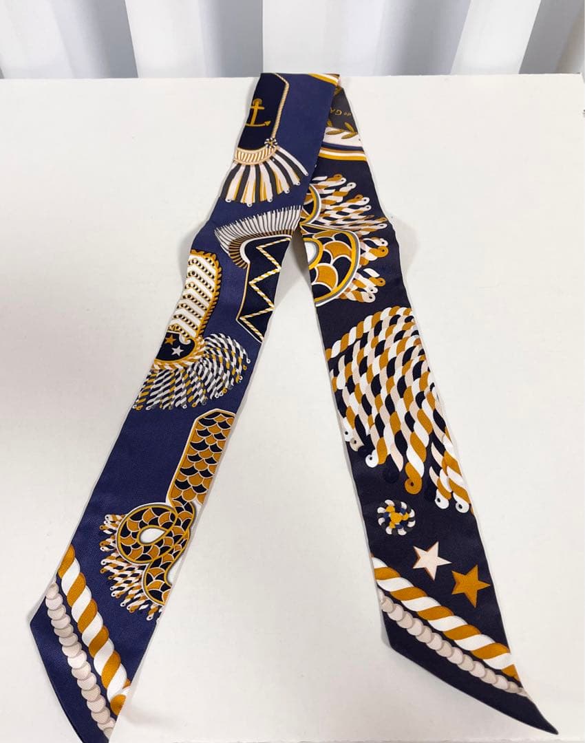 HERMES エルメス Epaulettes de Galaツイリースカーフ