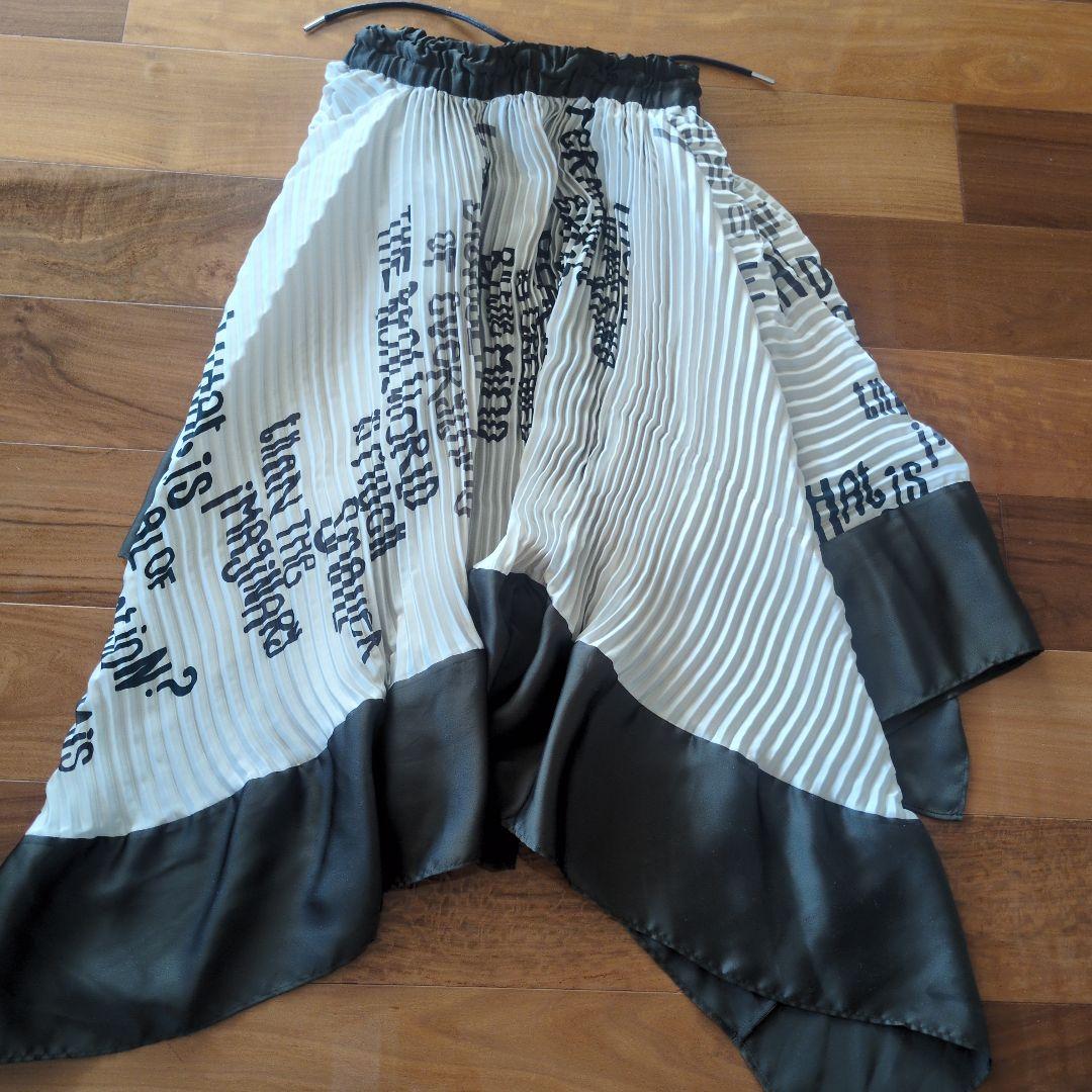 sacai（サカイ）アシンメトリック スカート