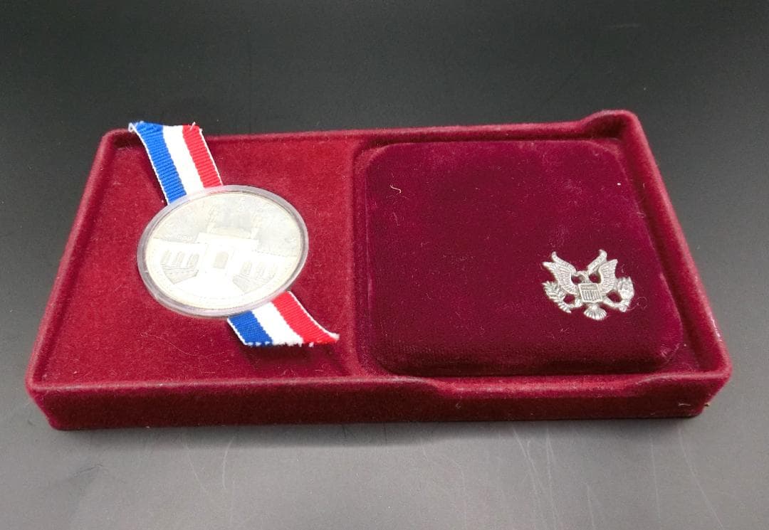 東京オリンピック＆モントリヲールオリンピック記念メダル　銀