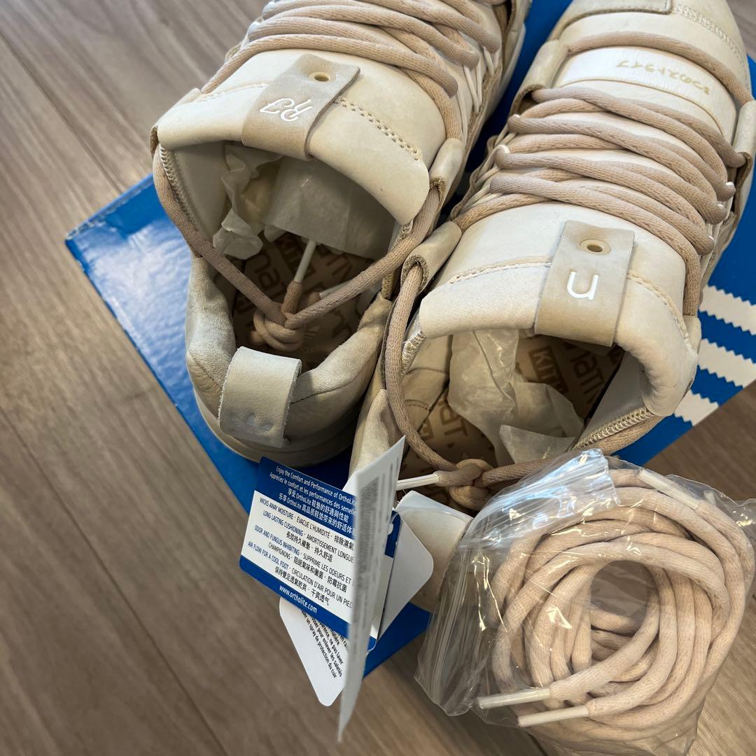 TWINSTRIKE ADV KITH adidas ベージュ スニーカー