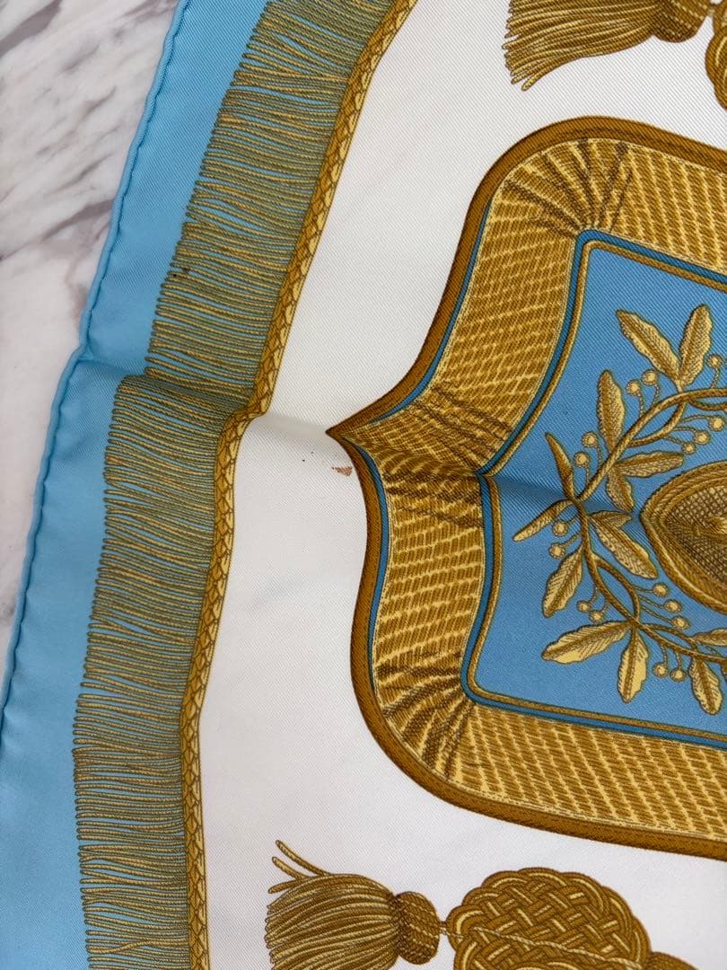 エルメスHERMESシルクスカーフカレ90