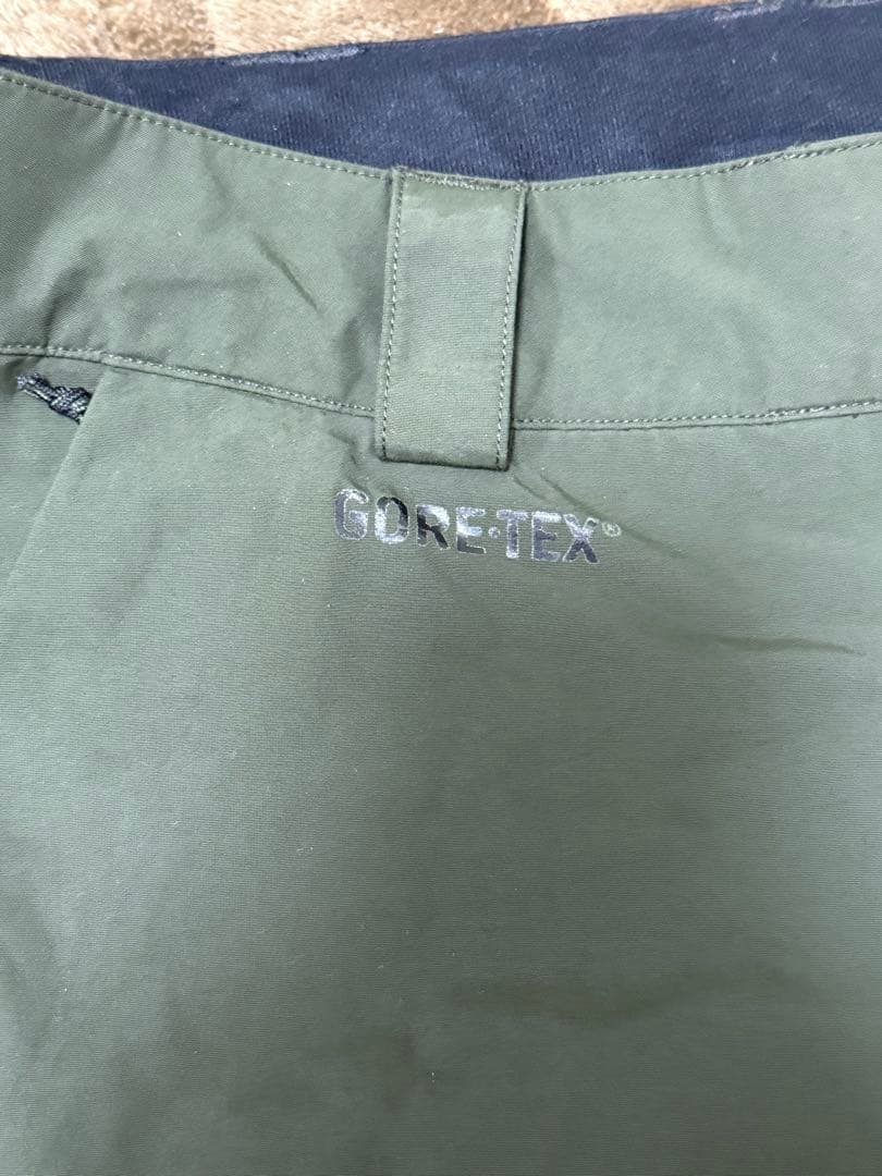 Burton ak スノーボードパンツ GORE-TEX カーキ 一部破れあり