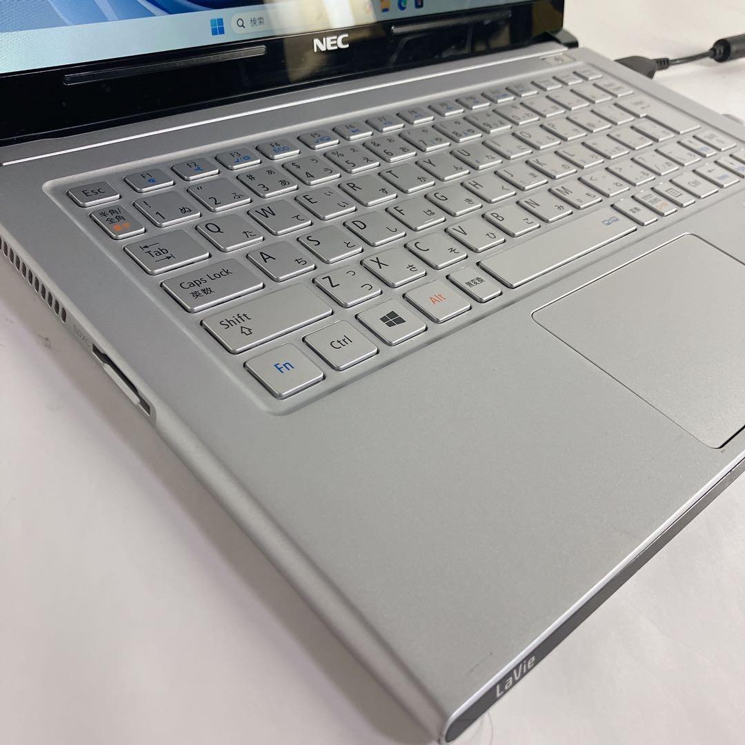 薄型軽量　ultrabook コア5 ssd128 win11 カメラ搭載