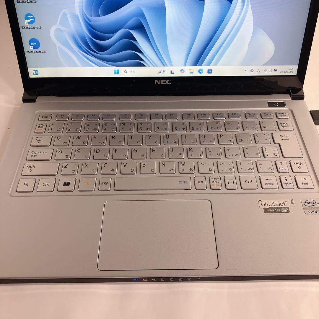 薄型軽量　ultrabook コア5 ssd128 win11 カメラ搭載
