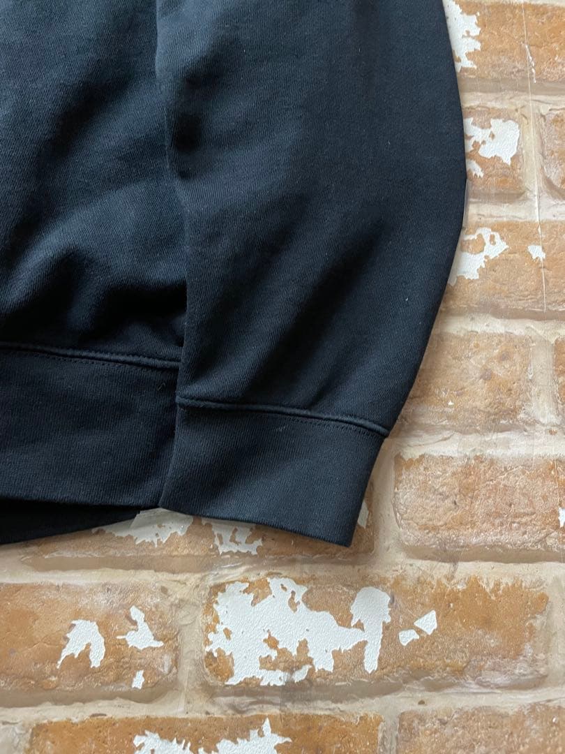 NIKE ナイキ　パーカー　センターロゴ　刺繍　ワンポイント　黒　スウォッシュ