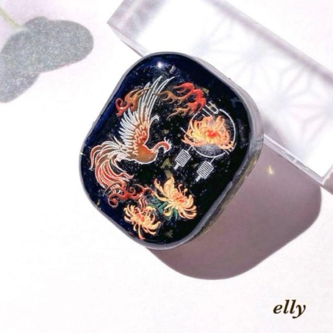 さおりん☆様【新春SALE】天然石　琉球ガラス　鳳凰　菊　レジン　ネックレス