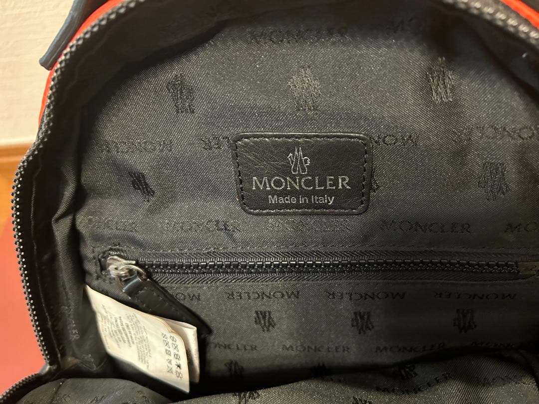 【美品】SALE！ モンクレール　小ぶりでかわいいリュック　オレンジ系