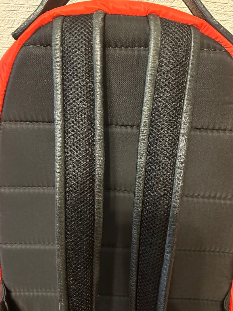 【美品】SALE！ モンクレール　小ぶりでかわいいリュック　オレンジ系