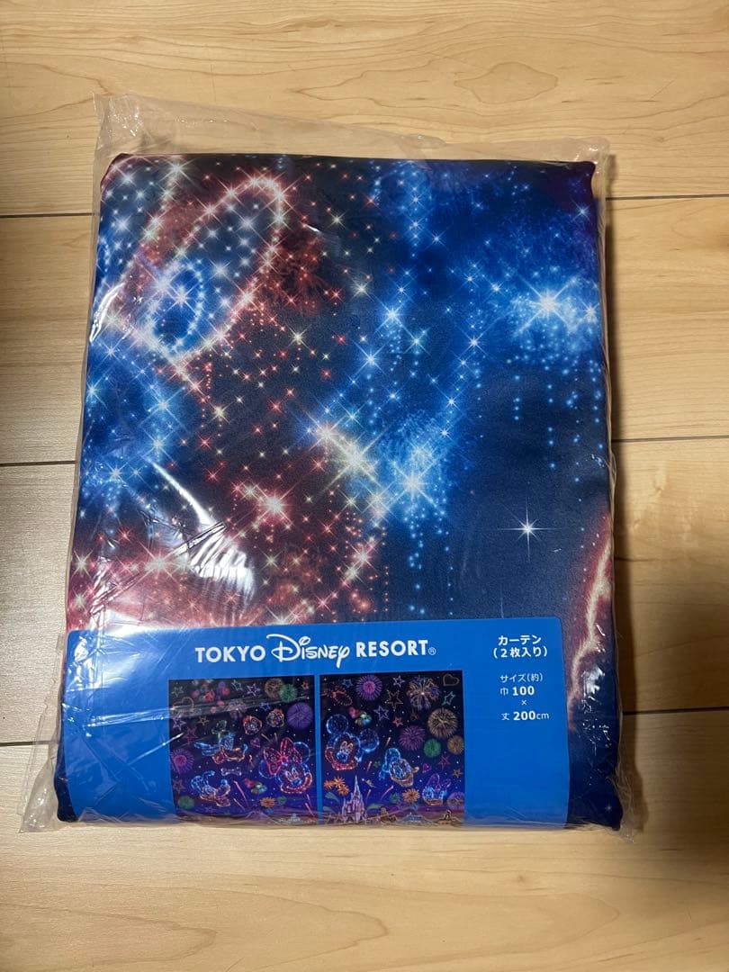 ディズニーリゾート　カーテン　花火