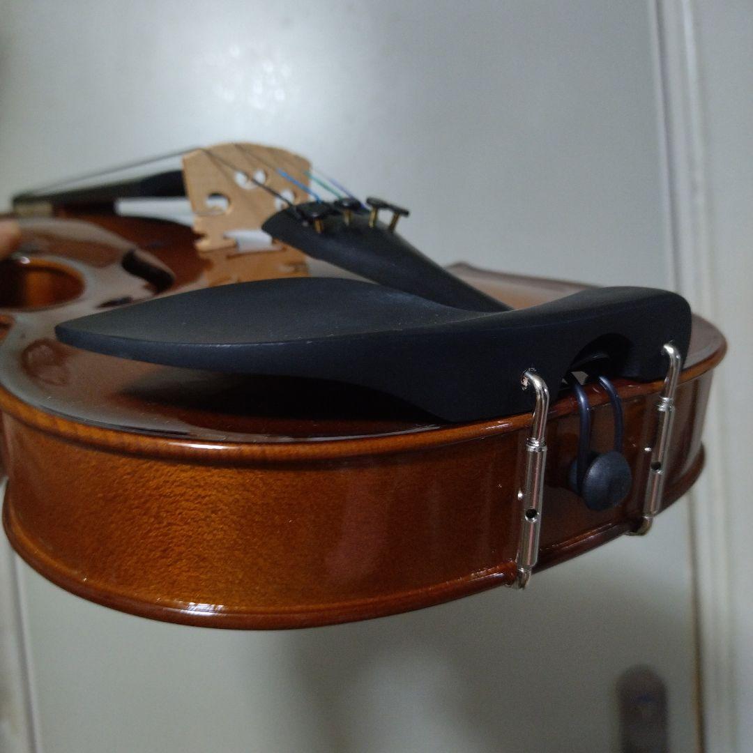 ♥美品♥特価♥未使用品のstongバイオリン4/4♥弓ケ―ス松脂音程合わせ用笛付