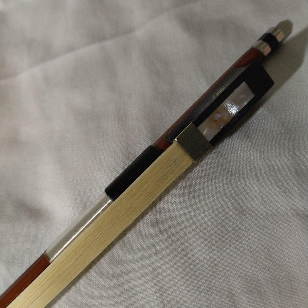 ♥美品♥特価♥未使用品のstongバイオリン4/4♥弓ケ―ス松脂音程合わせ用笛付