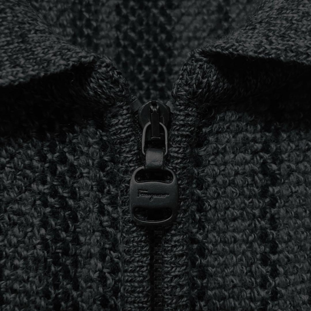 良品　Salvatore Ferragamo フェラガモ　デザインジップニット