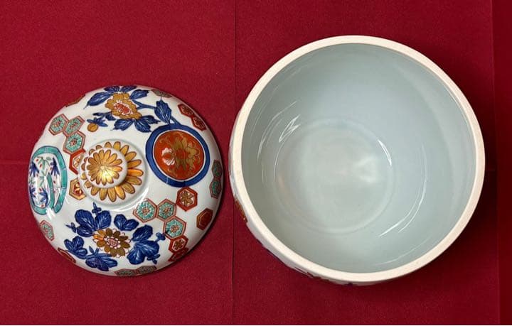 陶器　有田焼　赤絵　染付　手描き　蓋物　華山窯　萬右衛門　華山　サインあり