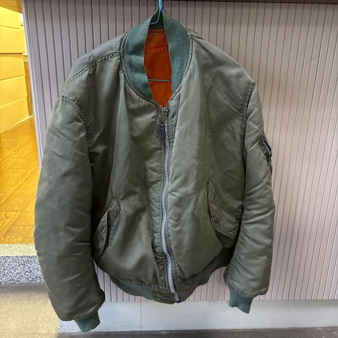 約40年前のM A-1です made in usa