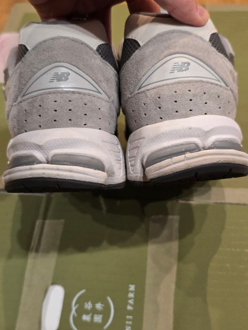 F*i様 New Balance 2002R グレー