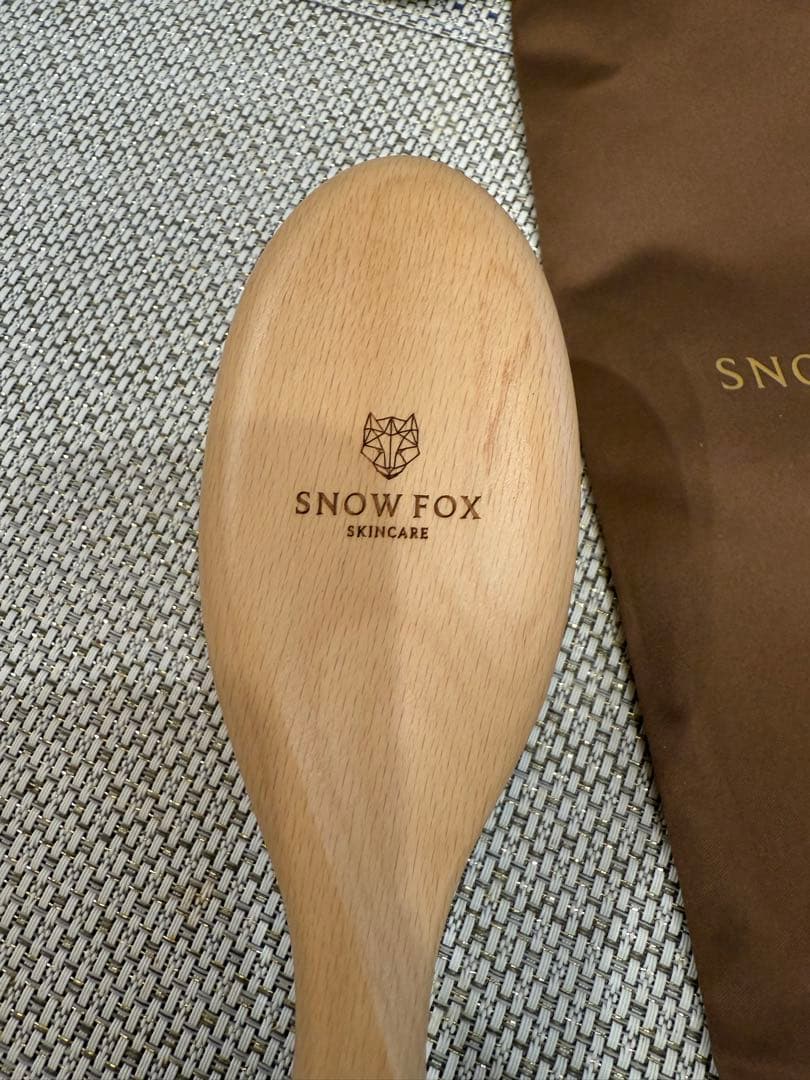  FOX GUA SHA ヘア＆スカルプブラシ