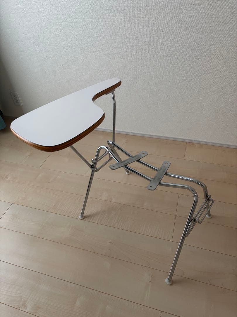 Herman Millerハーマンミラー イームズ スタッキング スクールベース