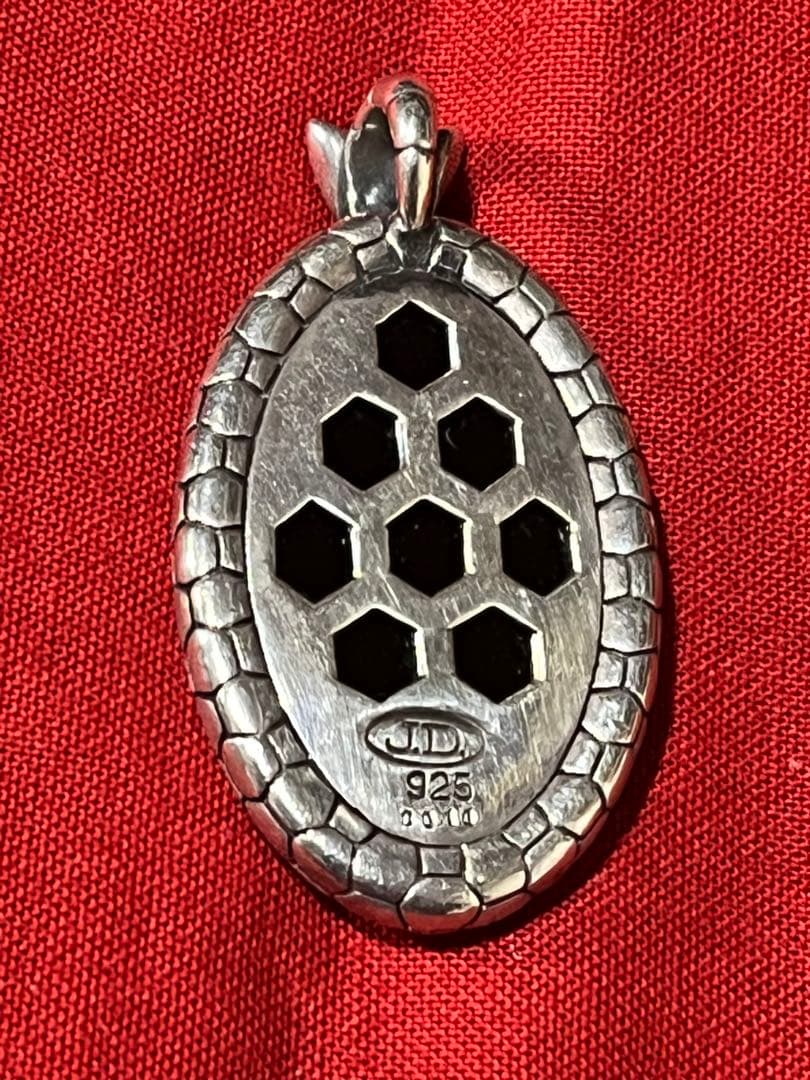 美品!ジャスティンデイビス 女王蜂ペンダント銀製　廃盤・入手困難