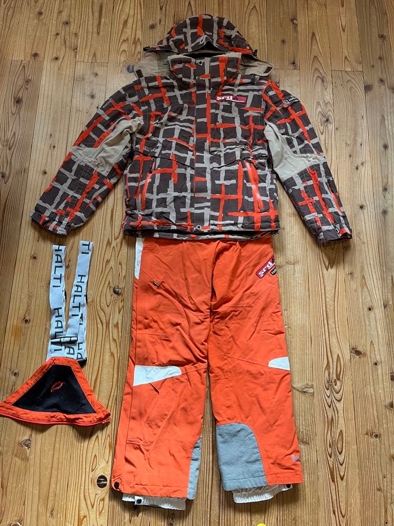 北欧　HALTI ハルチ　スキーウェア上下　日本サイズＭ　暖かさバツグン