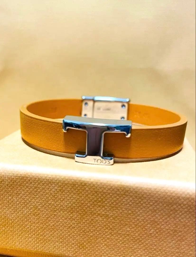 TOD'S オレンジレザー バングル
