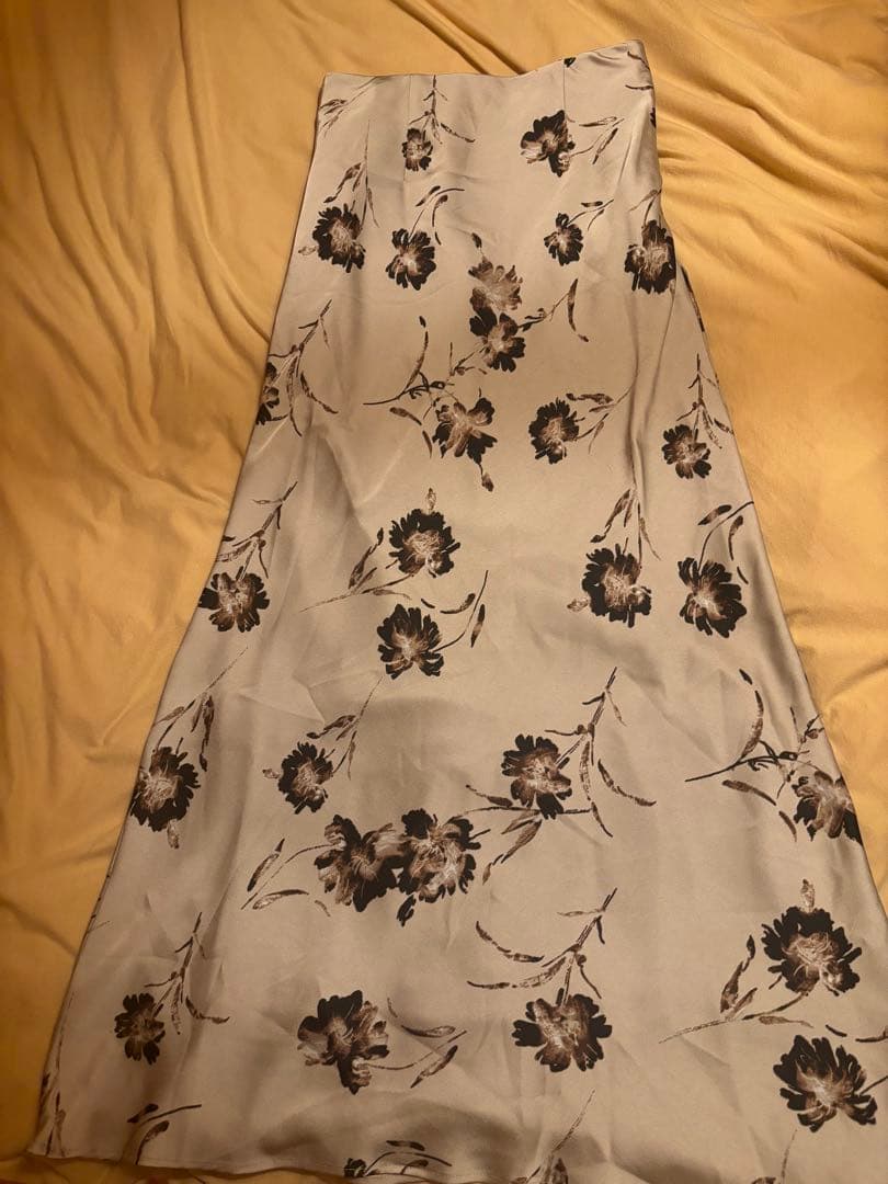 スカート Acka. flower satin skirt size 2