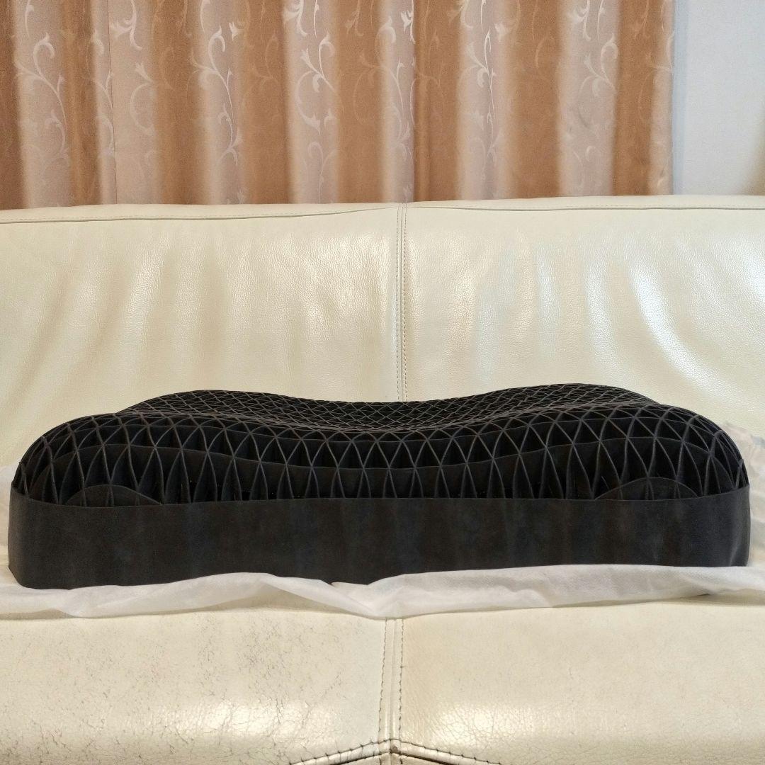 【極美品】ヒツジのいらない枕 ー極柔ー（専用ブラックレーベル枕カバー付き）