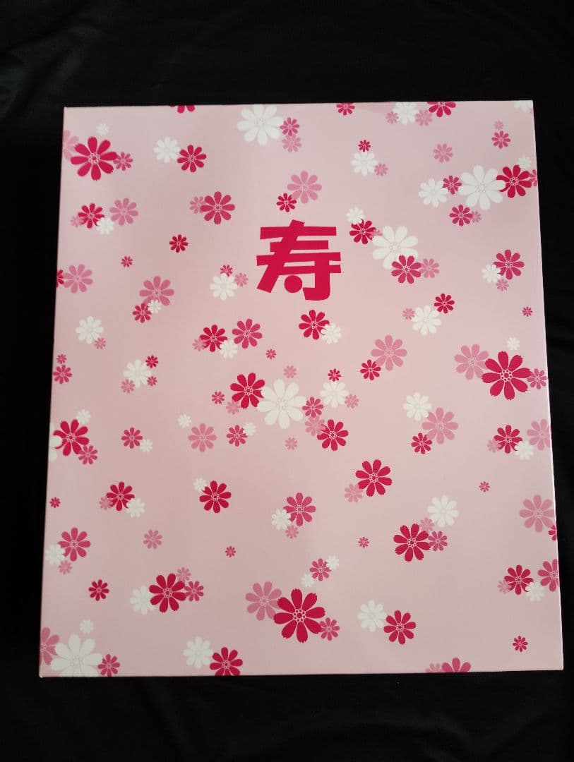 新品未着品　【七五三　三歳用女の子被布着物フルセット　黒地にバラとハート柄】