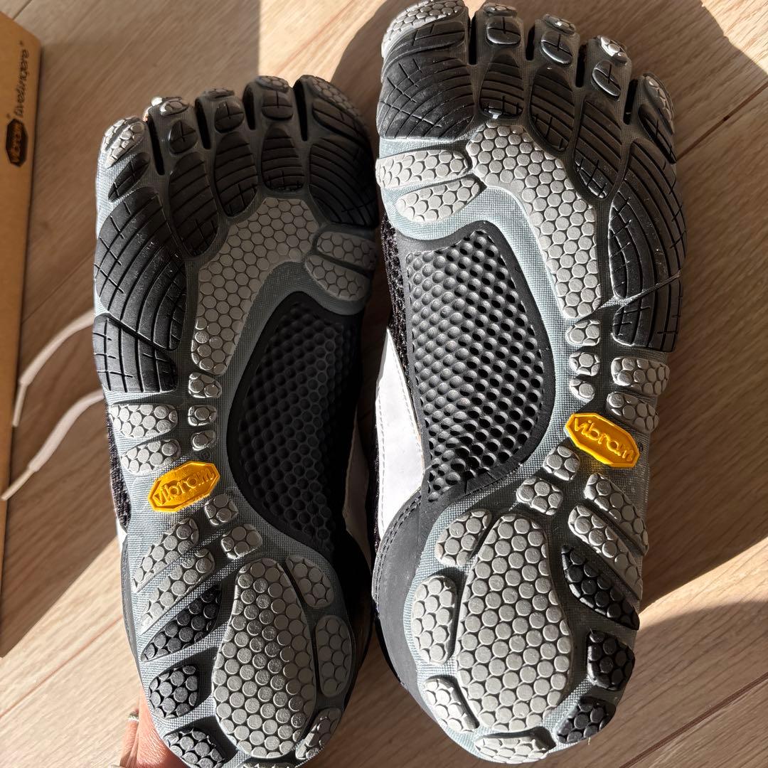 Vibram FiveFingers ブラック/ホワイト