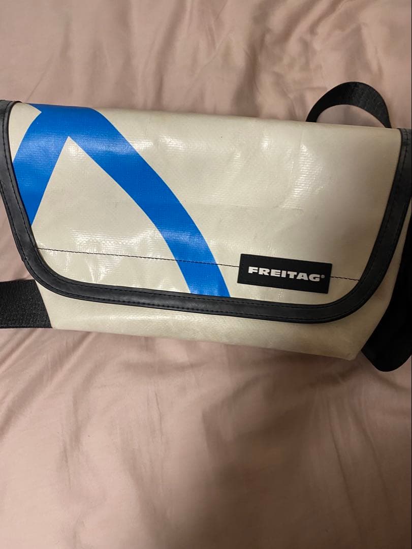 フライターグFREITAG メッセンジャーバッグ ライン 40 ホワイト/ブルー