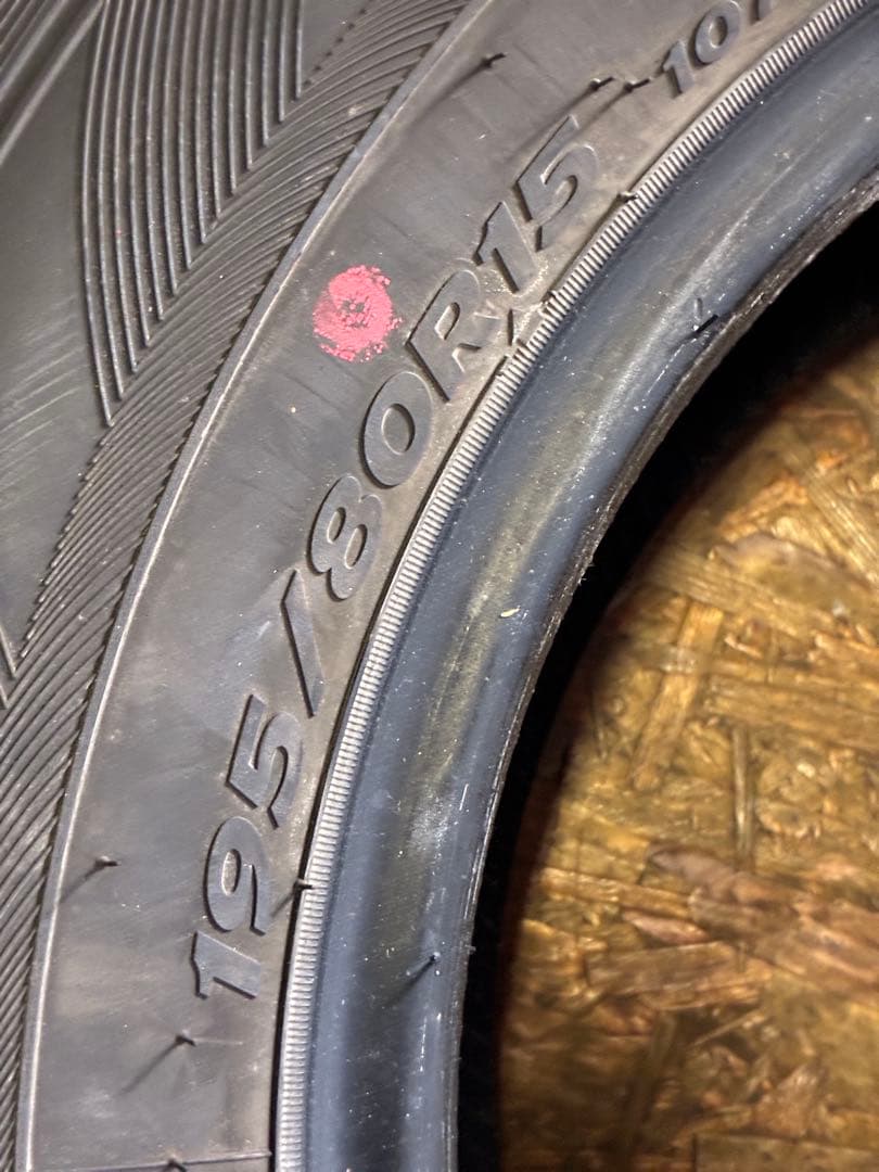 ハイエース キャラバン スタッドレス ４本 195/80R15 107/105L