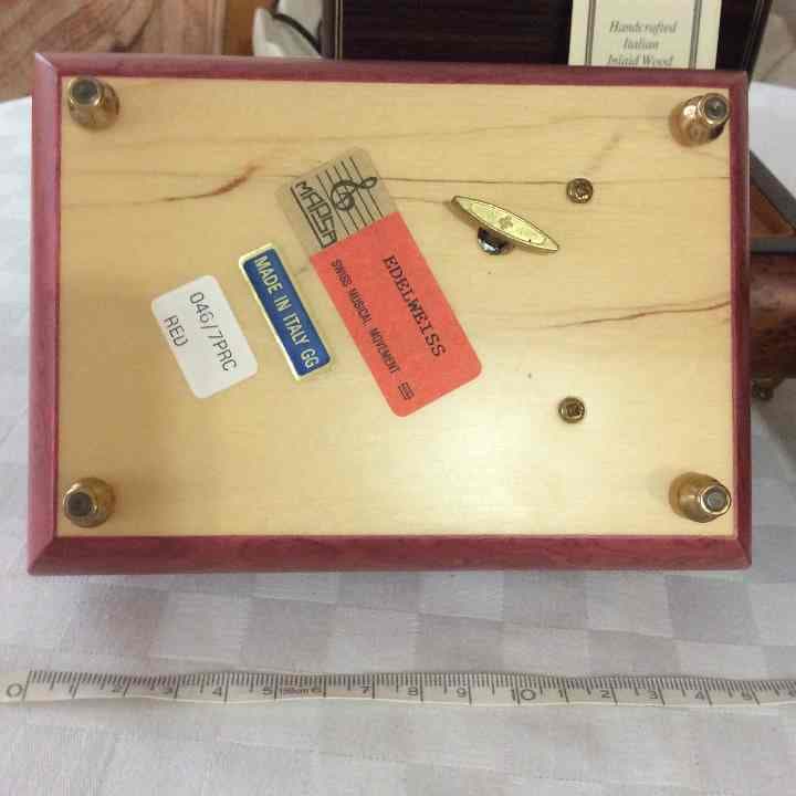 イタリア製宝石小物入れオルゴール2種類