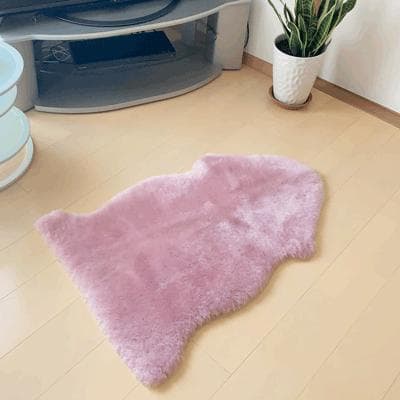 ピンク色 約60x90cm 天然ムートン短毛スキン1匹物